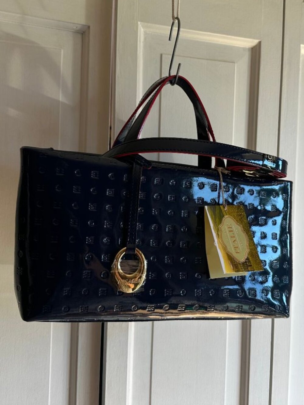 NWT ARCADIA PATENT LEATHER NAVY BLUE BAG WITH LONG STRAP MADE in ITALY